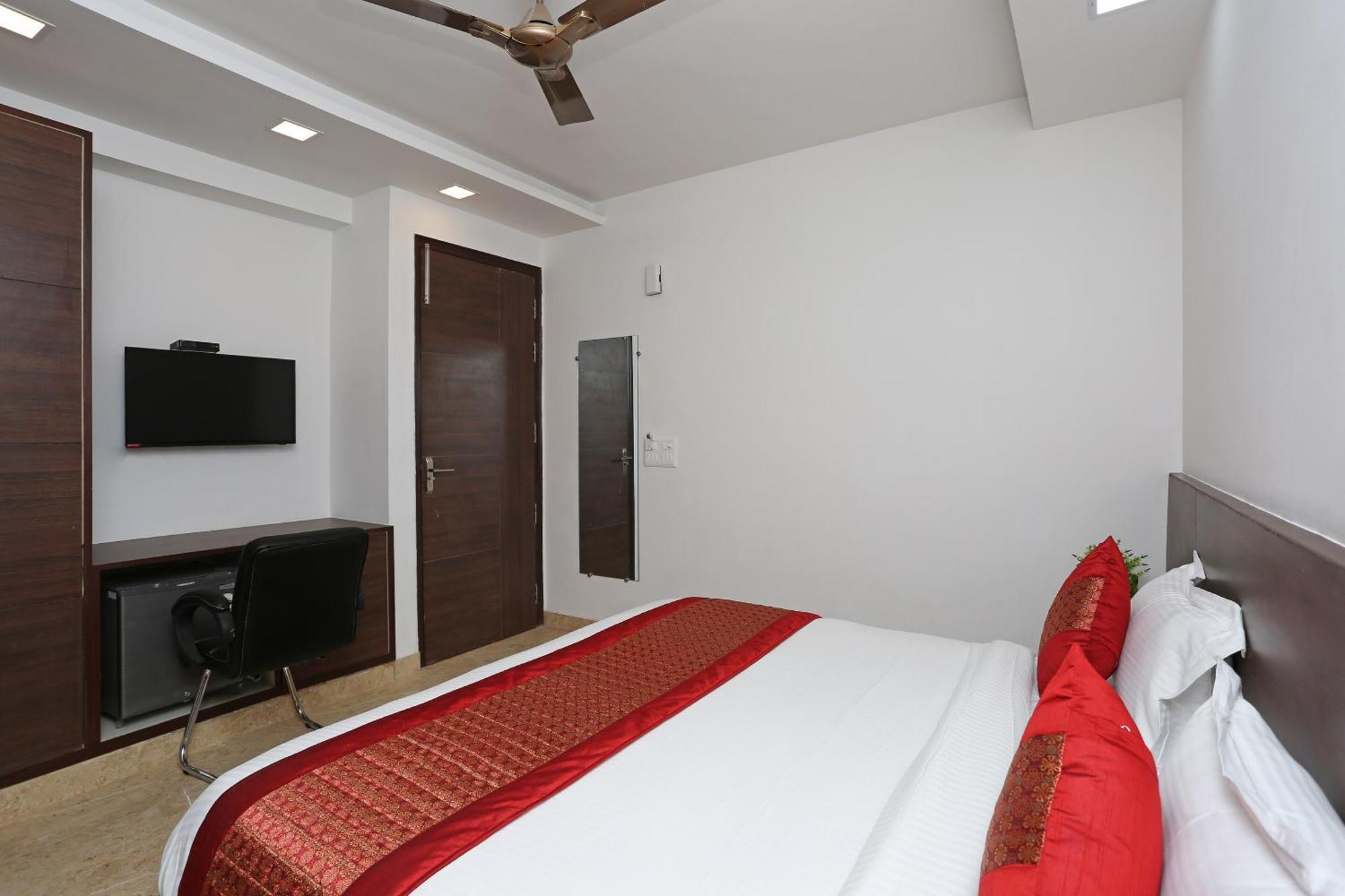 Hotel O Green Residency Near Appu Ghar Gurgaon Bagian luar foto